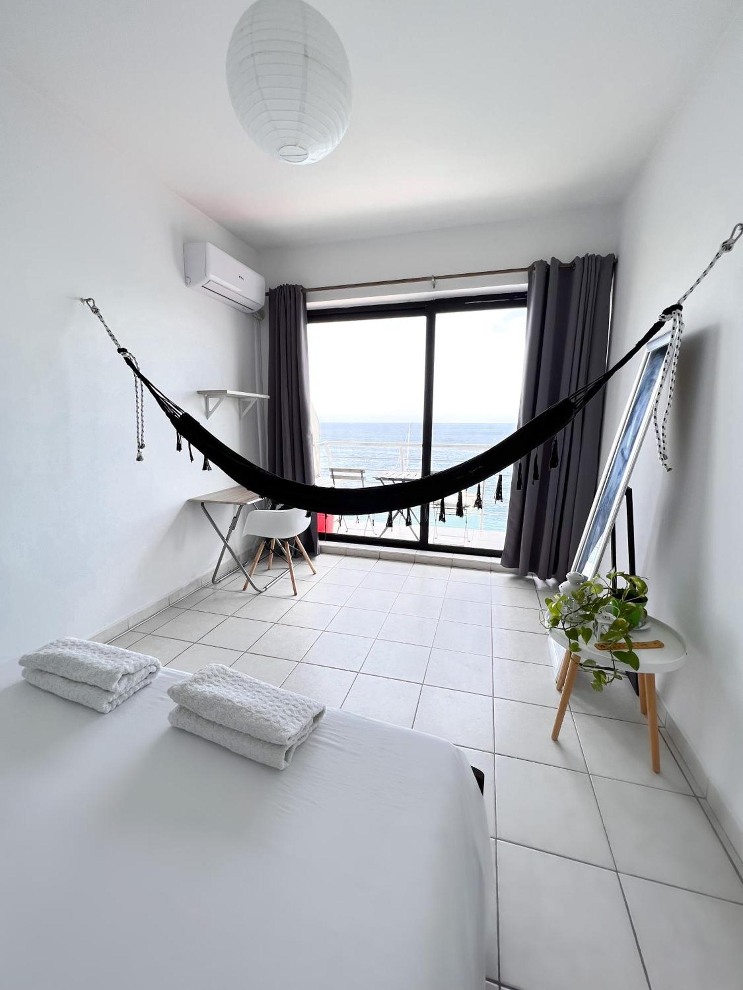 F8 1 Seaview Room, Living And Bathroom Shared , Stjulians San Ġiljan Exterior foto